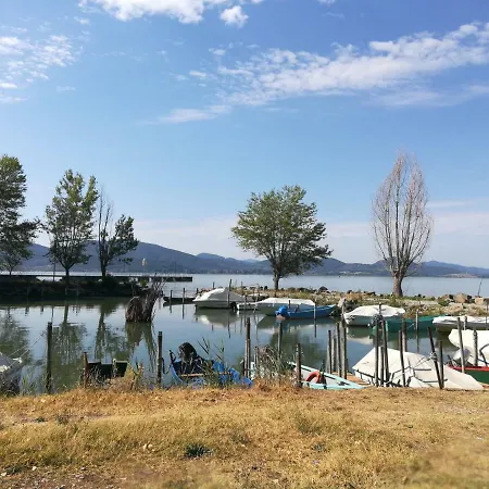 La Casa Di Celestino Tuoro sul Trasimeno